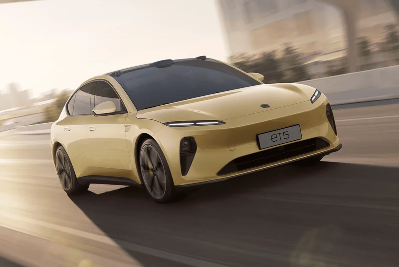 NIO's Q3 Report Card: Why the Stock's Crashing (And What They Won't Tell You)